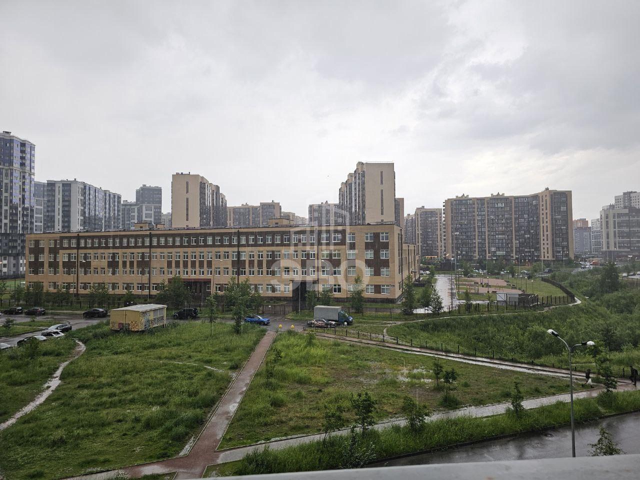 однокомнатная квартира в Санкт-Петербурге по адресу: Охтинская аллея, 12