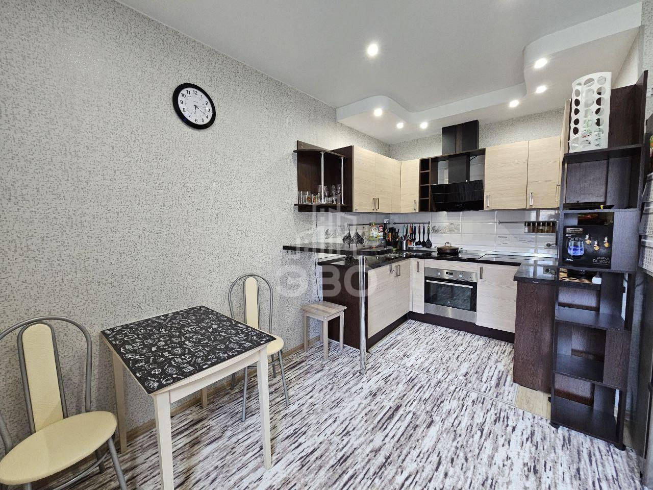 однокомнатная квартира в Санкт-Петербурге по адресу: Охтинская аллея, 12