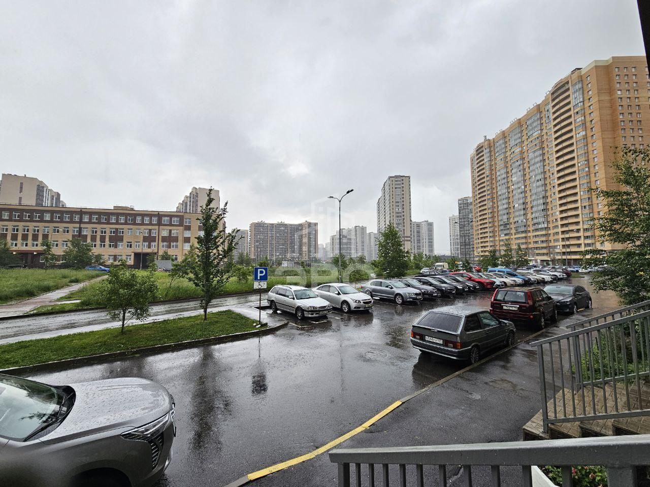 однокомнатная квартира в Санкт-Петербурге по адресу: Охтинская аллея, 12