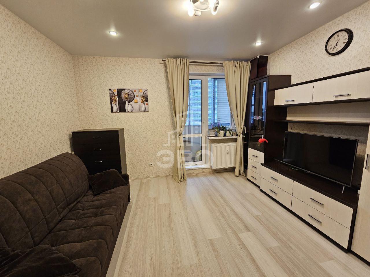 однокомнатная квартира в Санкт-Петербурге по адресу: Охтинская аллея, 12