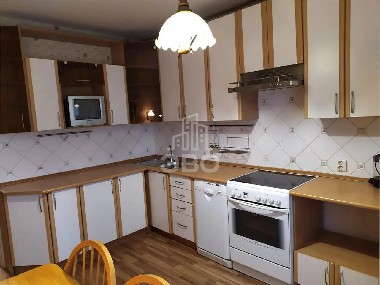 трехкомнатная квартира в Санкт-Петербурге по адресу: Лёни Голикова ул., 108