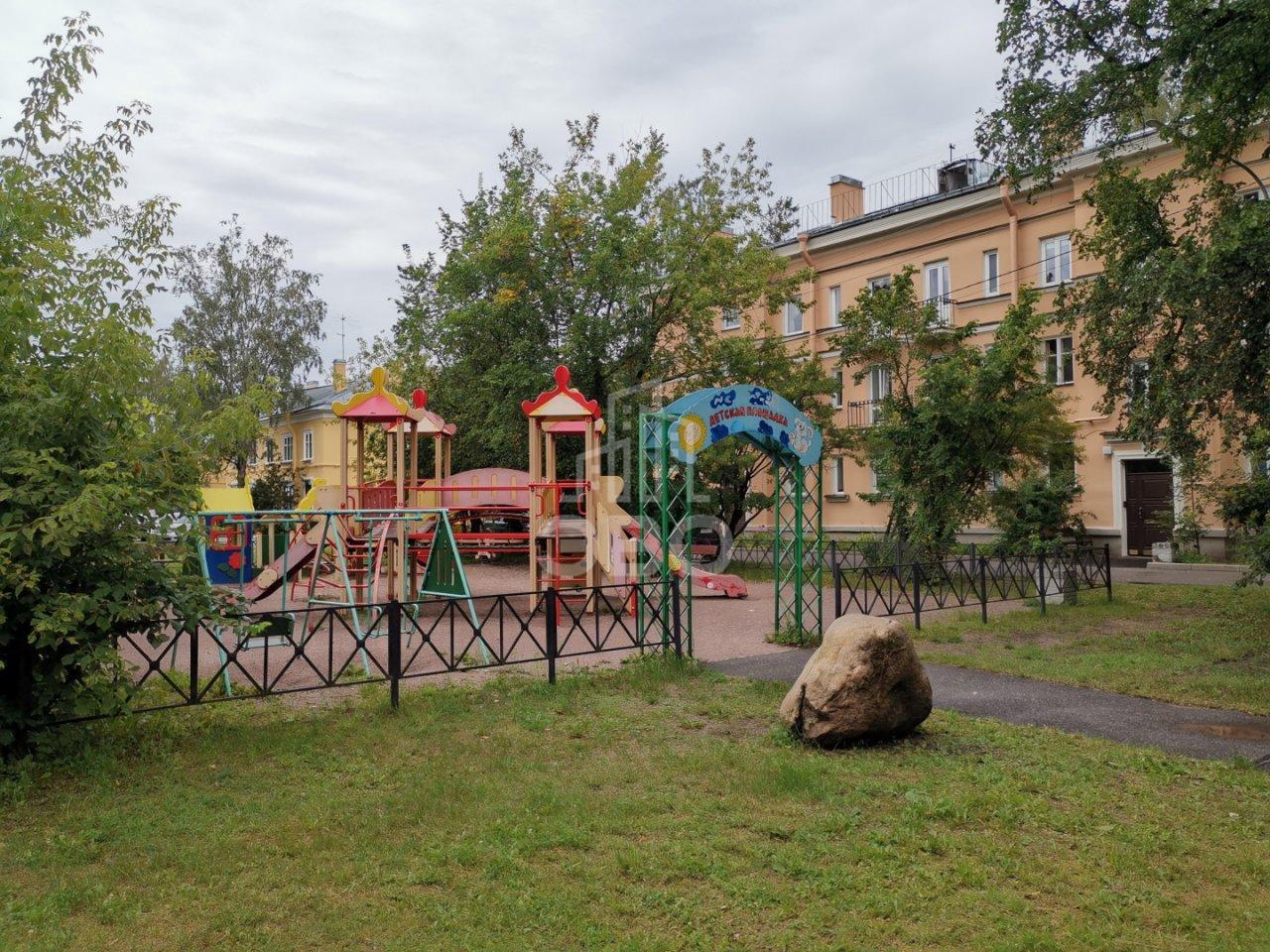 трехкомнатная квартира в Санкт-Петербурге по адресу: Новостроек ул., 82, литера а