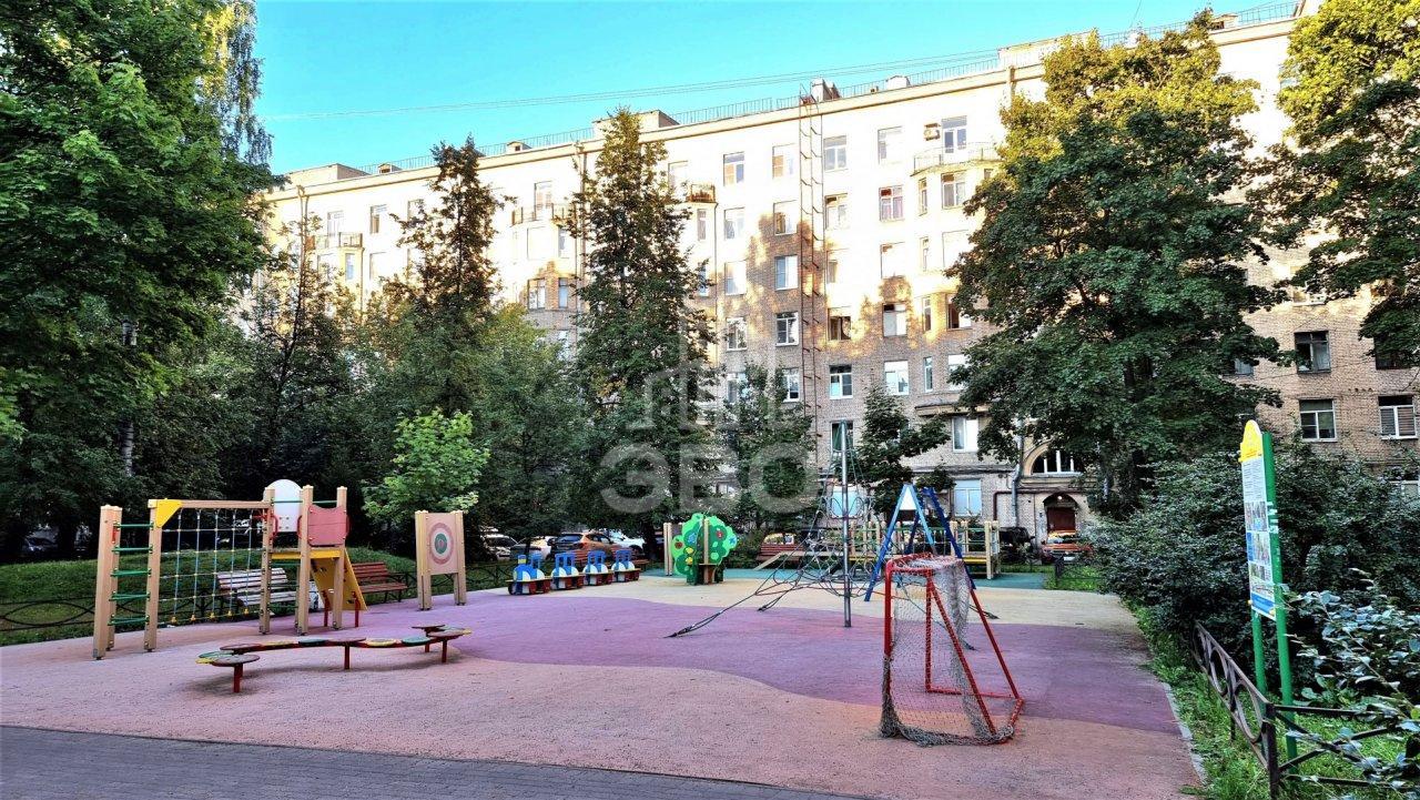 трехкомнатная квартира в Санкт-Петербурге по адресу: Московский проспект, 195