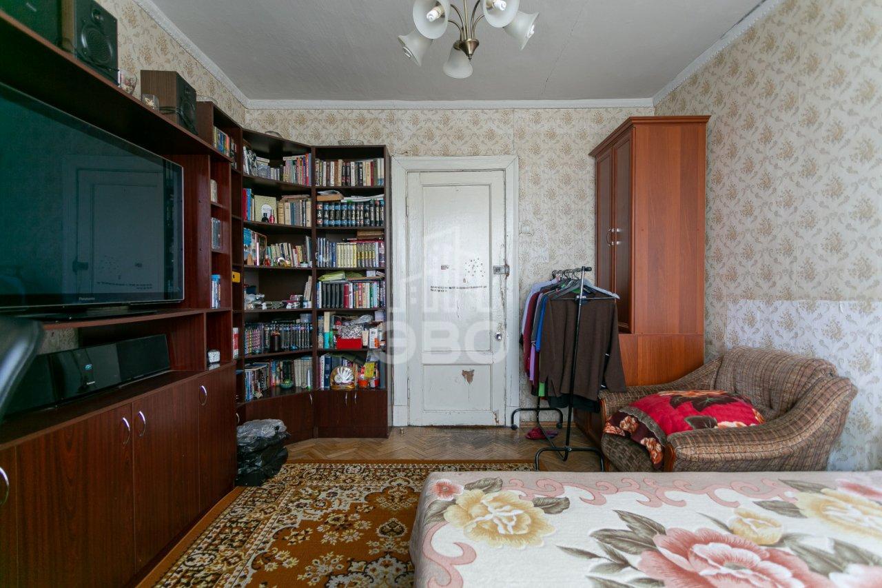 трехкомнатная квартира в Санкт-Петербурге по адресу: Московский проспект, 195