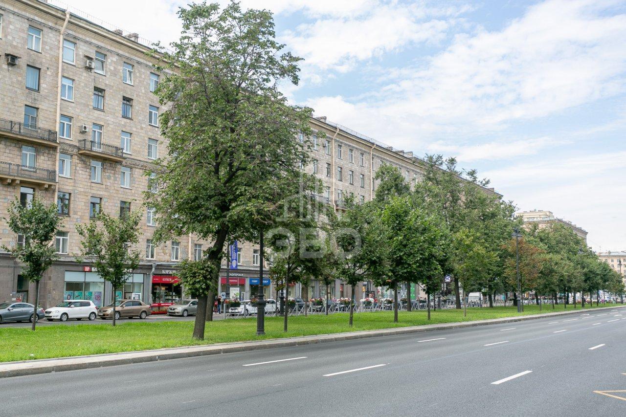 трехкомнатная квартира в Санкт-Петербурге по адресу: Московский проспект, 195