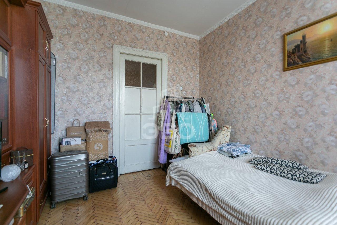 трехкомнатная квартира в Санкт-Петербурге по адресу: Московский проспект, 195