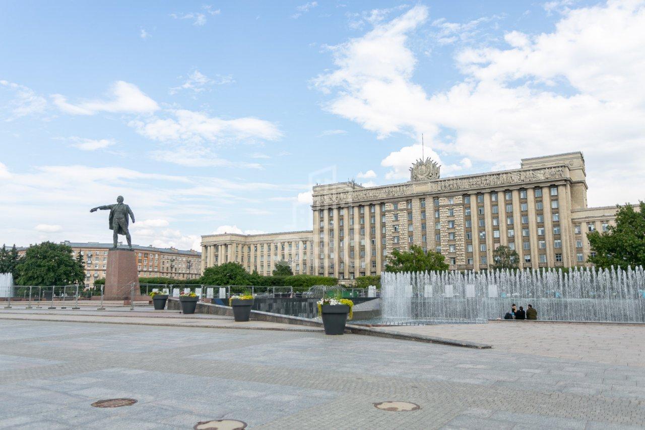 трехкомнатная квартира в Санкт-Петербурге по адресу: Московский проспект, 195
