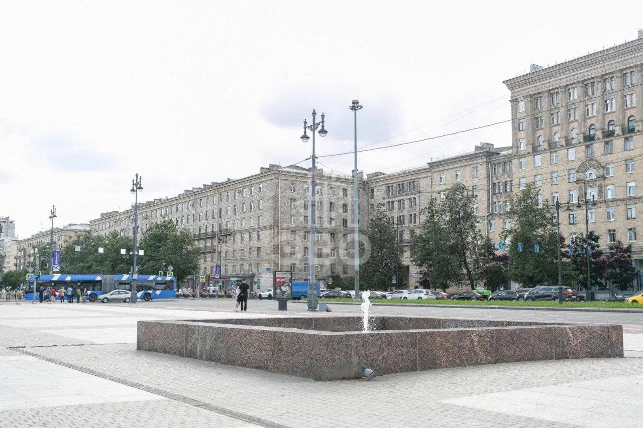трехкомнатная квартира в Санкт-Петербурге по адресу: Московский проспект, 195