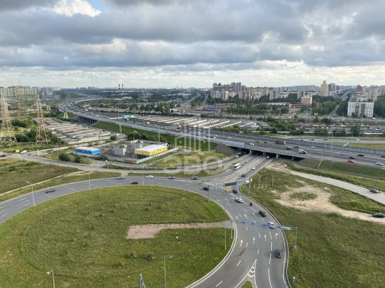 студия в Санкт-Петербурге по адресу: Охтинская аллея, 10