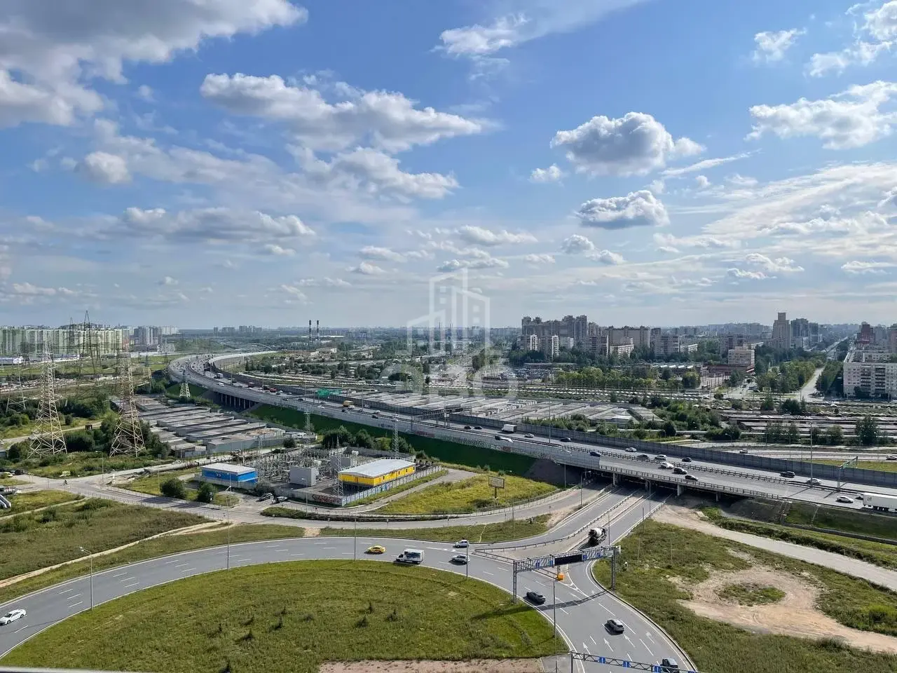 студия в Санкт-Петербурге по адресу: Охтинская аллея, 10