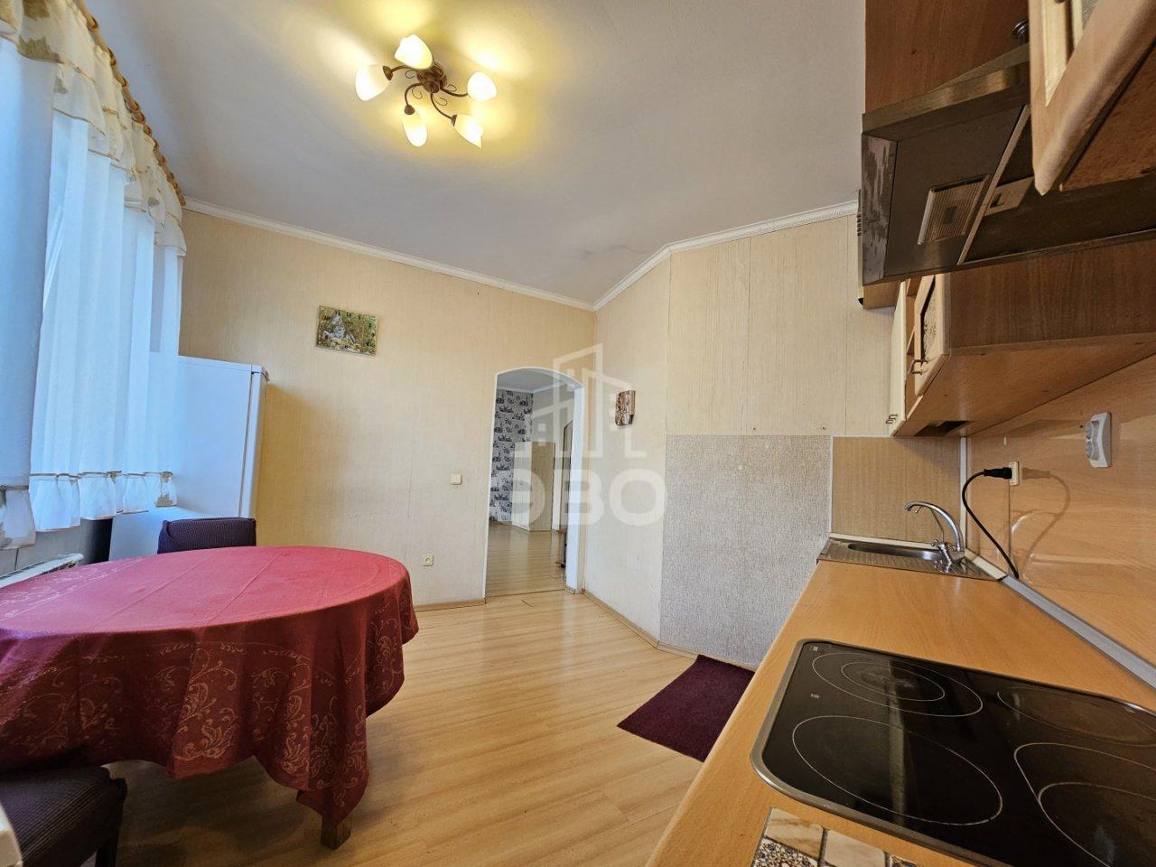 трехкомнатная квартира в Санкт-Петербурге по адресу: Савушкина ул., 127