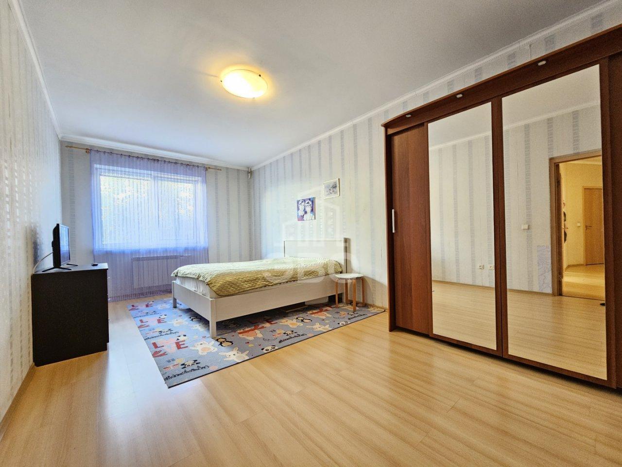 трехкомнатная квартира в Санкт-Петербурге по адресу: Савушкина ул., 127