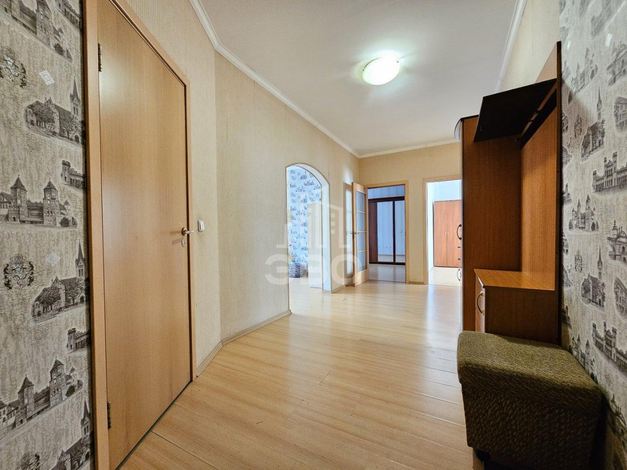 трехкомнатная квартира в Санкт-Петербурге по адресу: Савушкина ул., 127