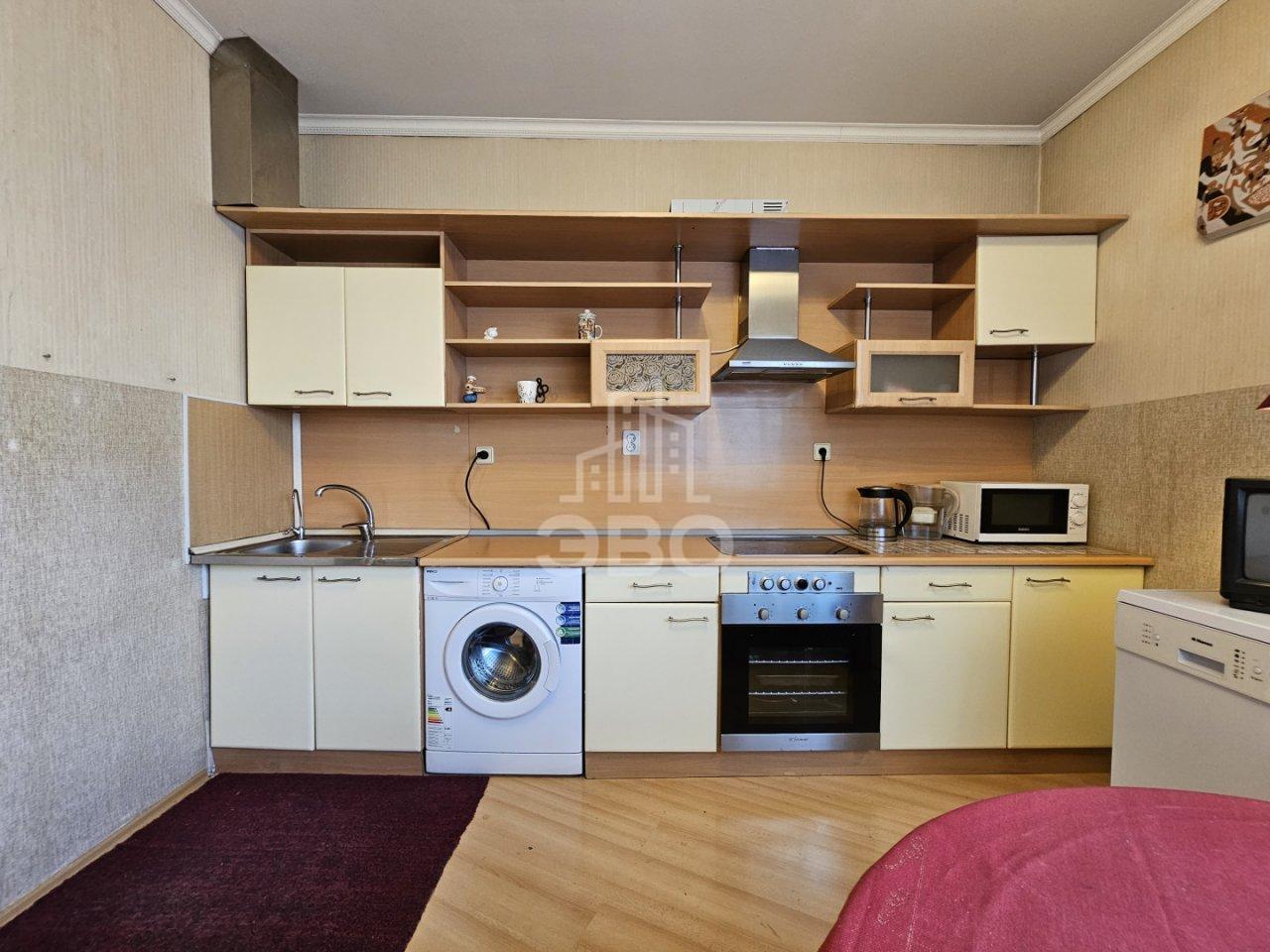 трехкомнатная квартира в Санкт-Петербурге по адресу: Савушкина ул., 127