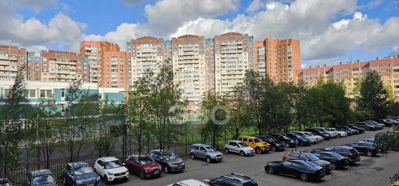 трехкомнатная квартира в Санкт-Петербурге по адресу: Савушкина ул., 127