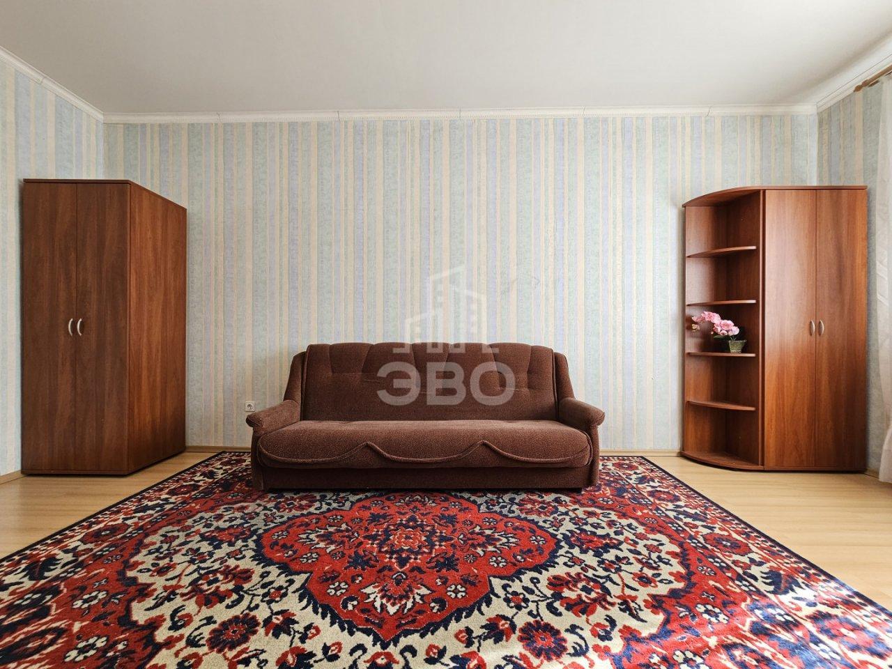 трехкомнатная квартира в Санкт-Петербурге по адресу: Савушкина ул., 127