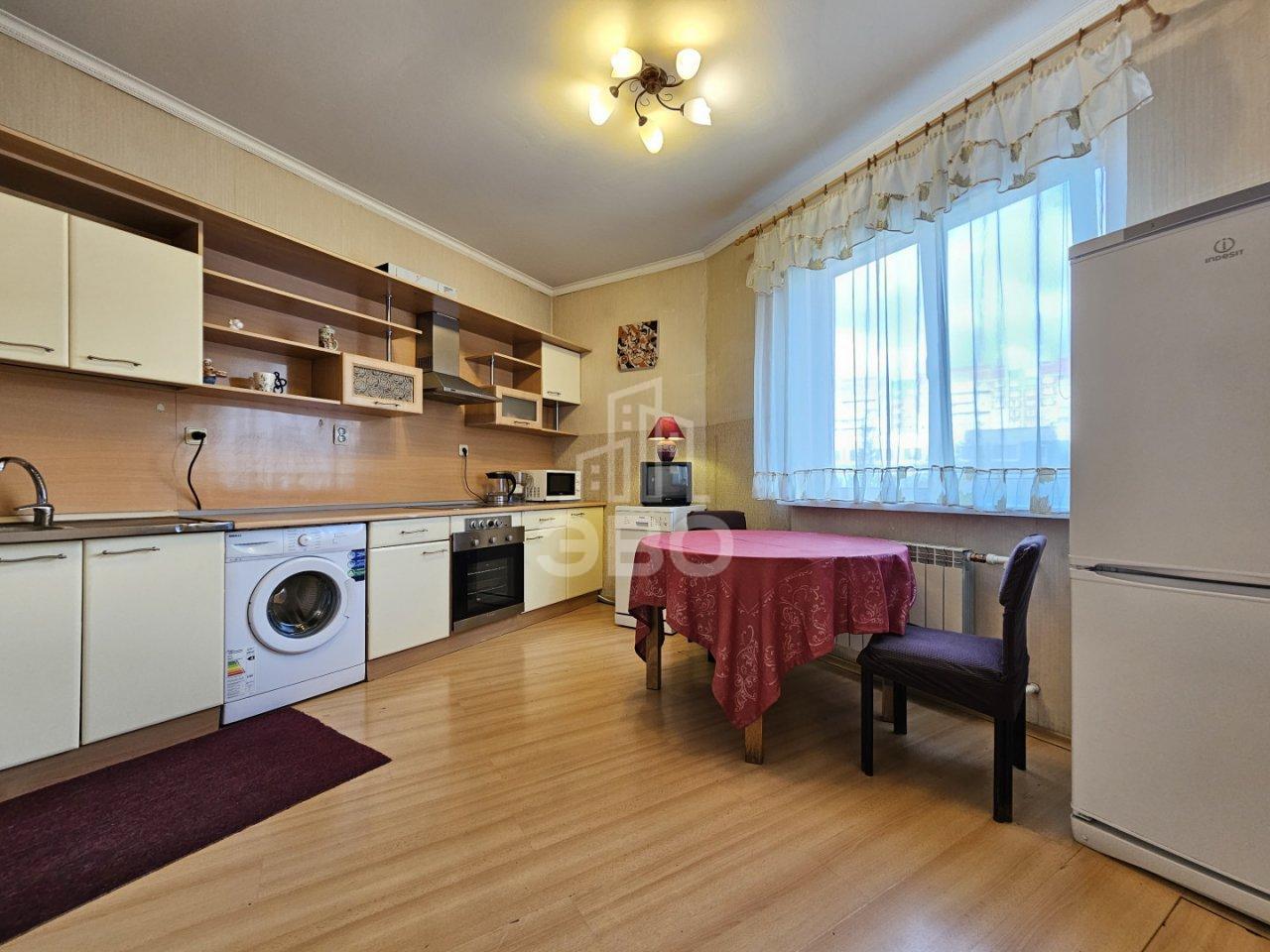 трехкомнатная квартира в Санкт-Петербурге по адресу: Савушкина ул., 127