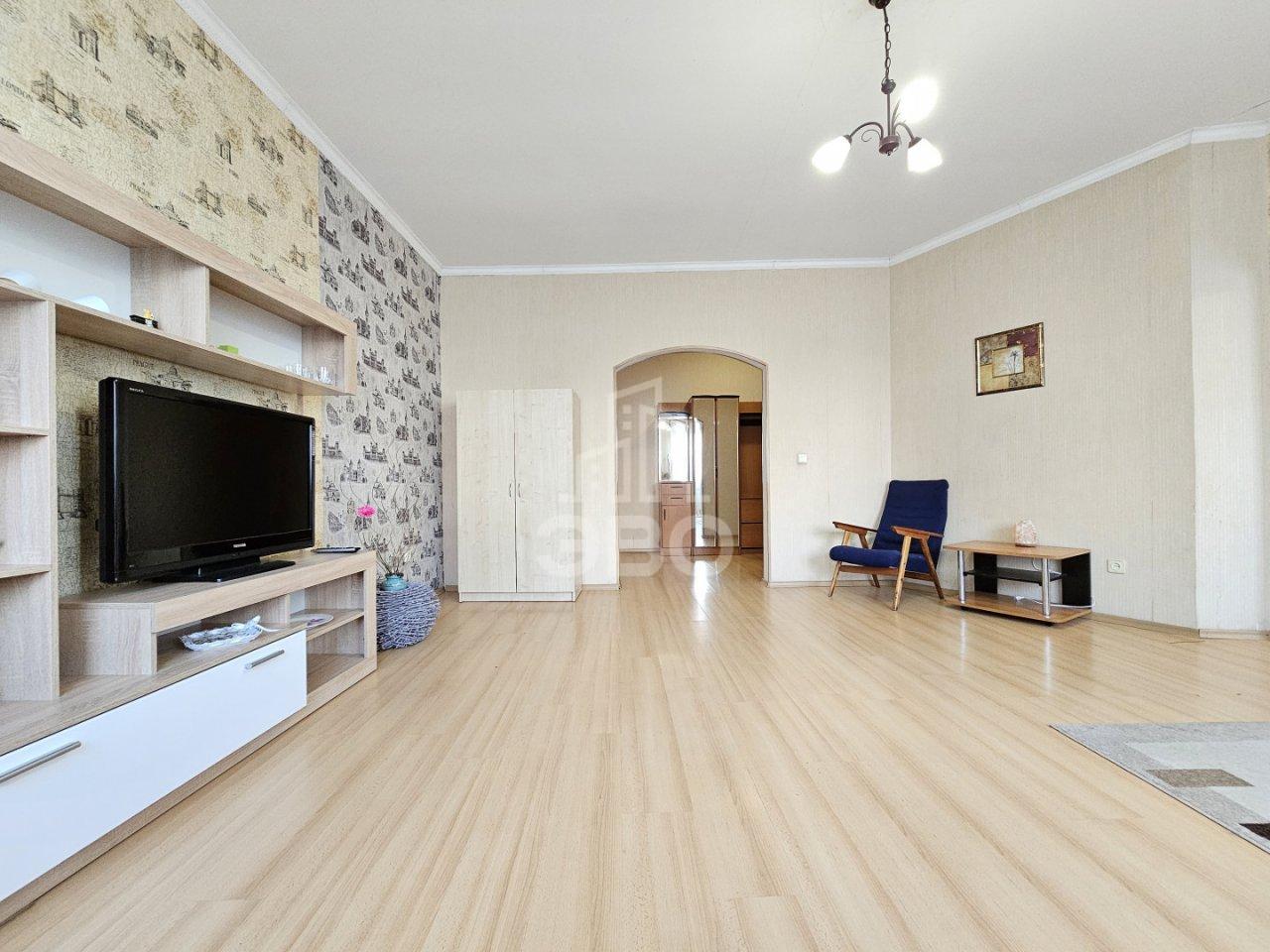 трехкомнатная квартира в Санкт-Петербурге по адресу: Савушкина ул., 127