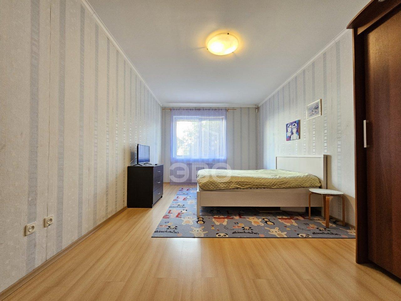 трехкомнатная квартира в Санкт-Петербурге по адресу: Савушкина ул., 127