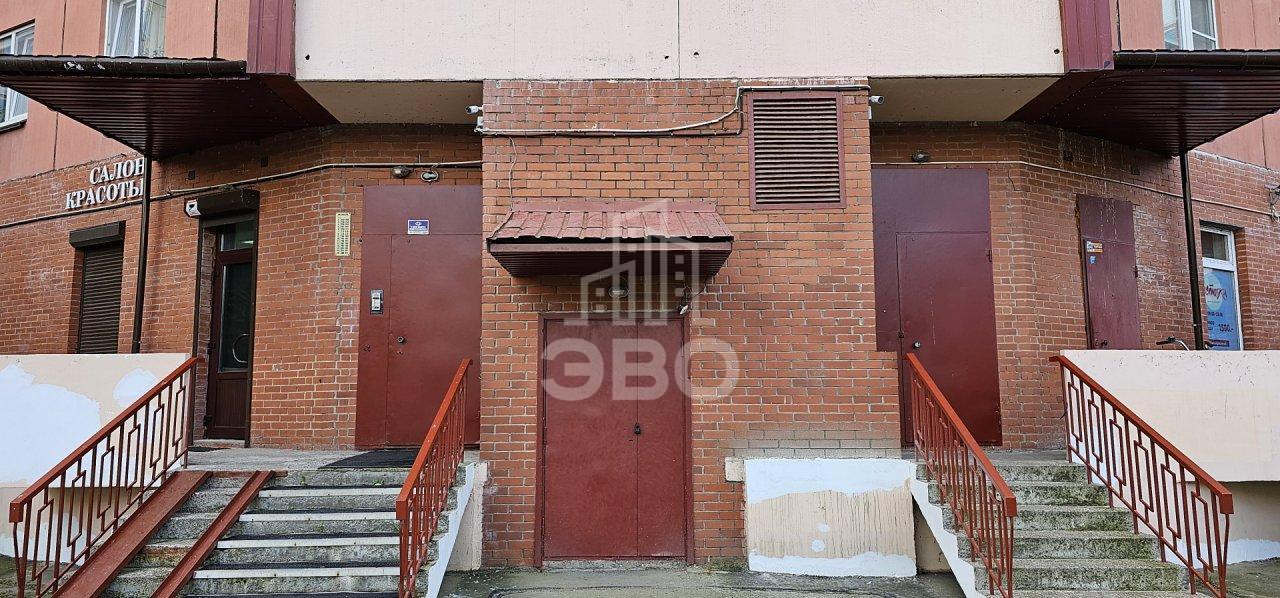 трехкомнатная квартира в Санкт-Петербурге по адресу: Савушкина ул., 127