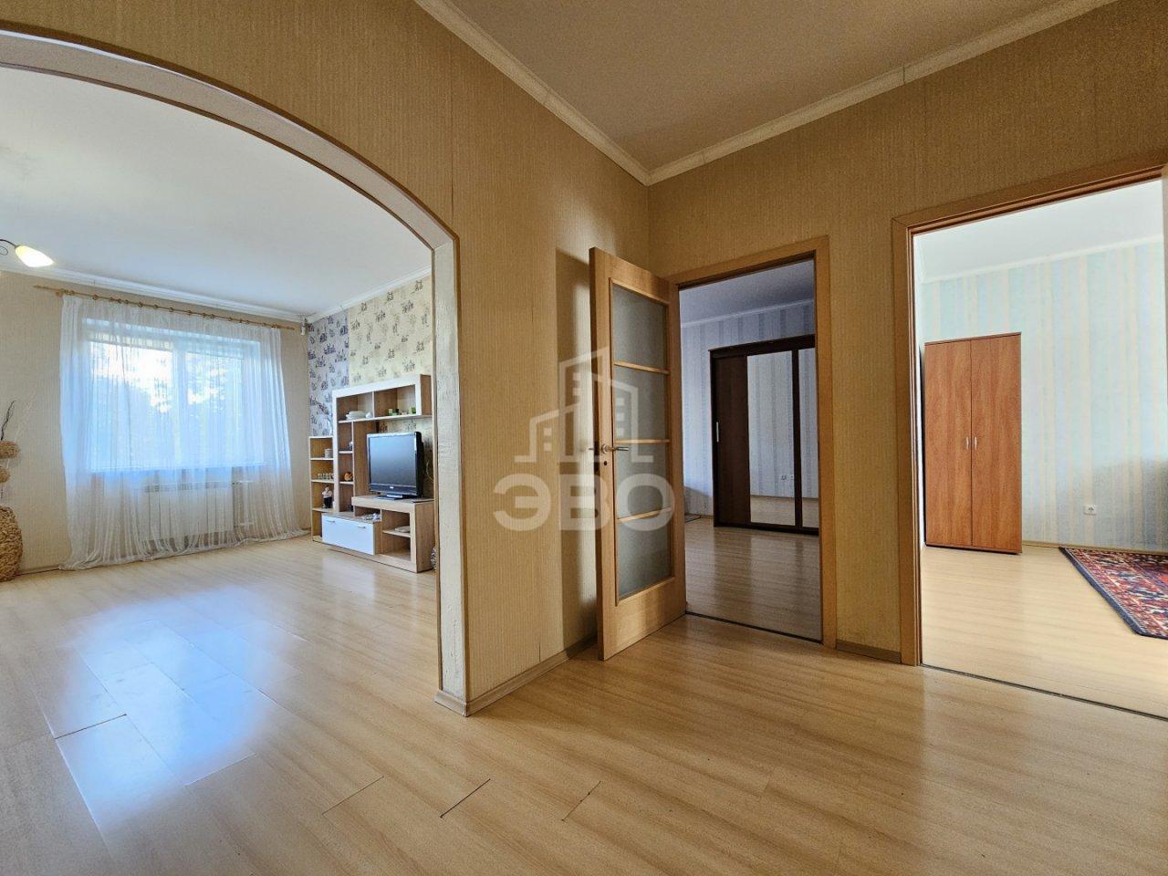 трехкомнатная квартира в Санкт-Петербурге по адресу: Савушкина ул., 127