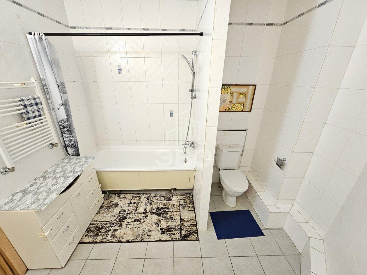 трехкомнатная квартира в Санкт-Петербурге по адресу: Савушкина ул., 127