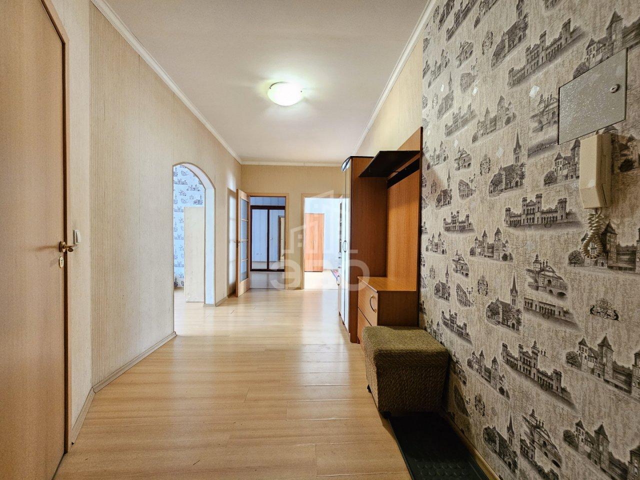 трехкомнатная квартира в Санкт-Петербурге по адресу: Савушкина ул., 127