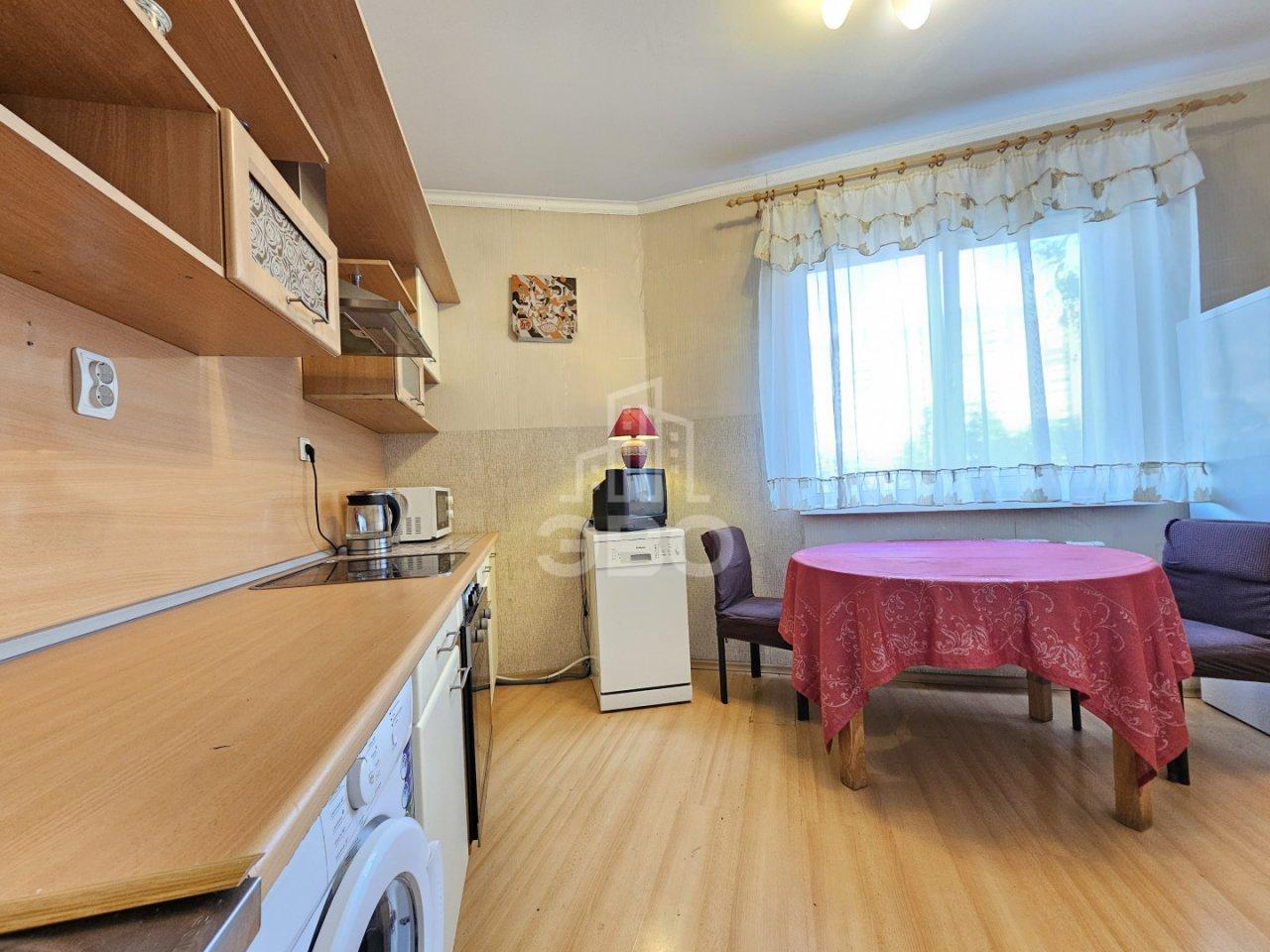 трехкомнатная квартира в Санкт-Петербурге по адресу: Савушкина ул., 127