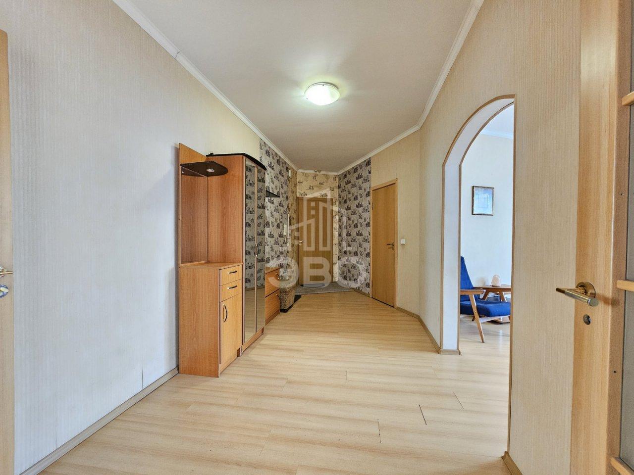 трехкомнатная квартира в Санкт-Петербурге по адресу: Савушкина ул., 127