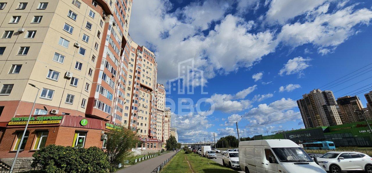 трехкомнатная квартира в Санкт-Петербурге по адресу: Савушкина ул., 127