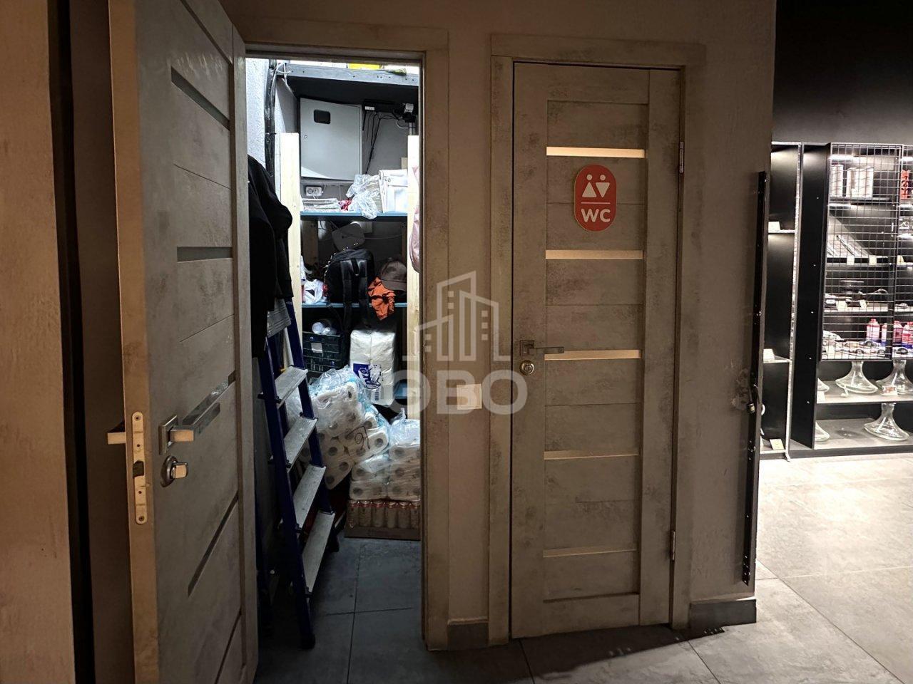 коммерция в Санкт-Петербурге по адресу: Генерала Кравченко ул., 8, строение 1