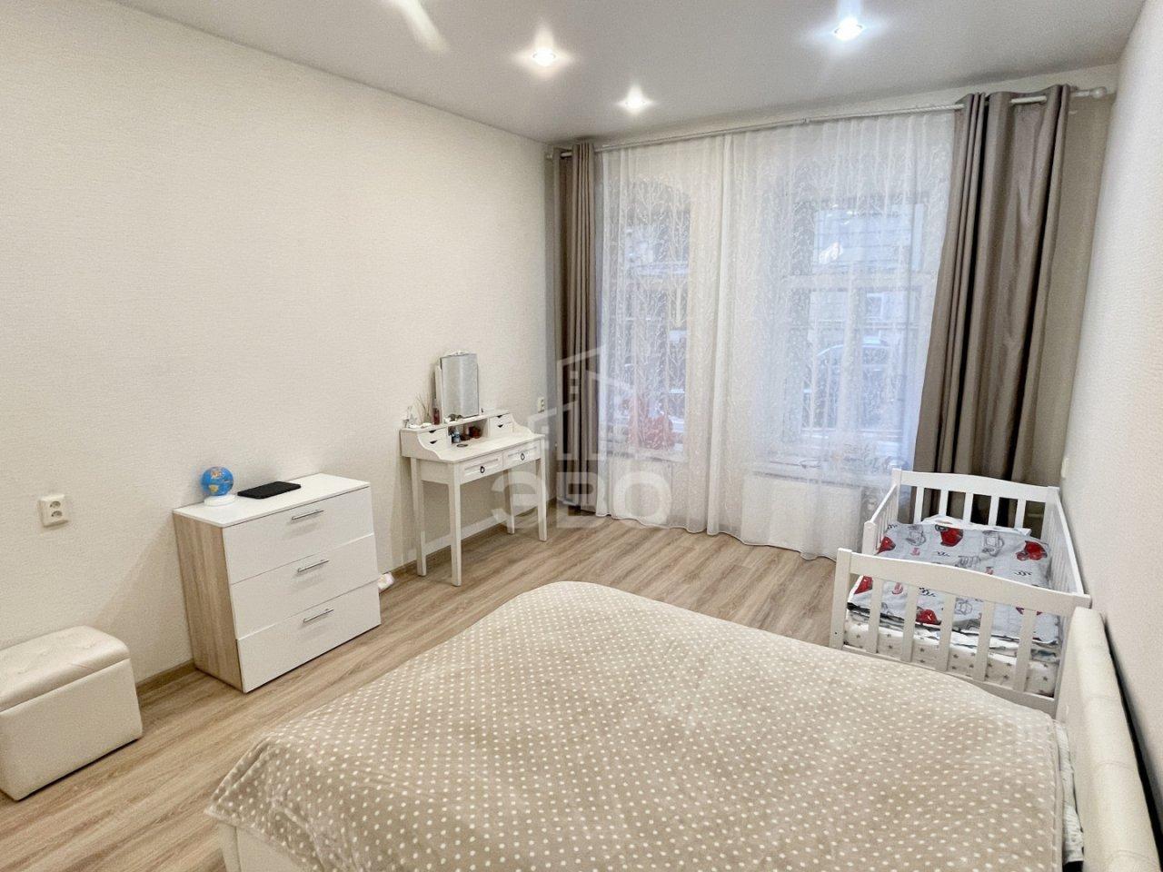 четырехкомнатная квартира в Санкт-Петербурге по адресу: Реки Фонтанки наб., 103, литера А