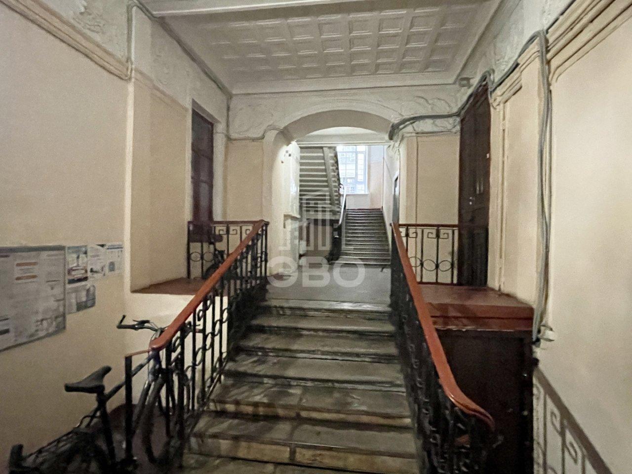 четырехкомнатная квартира в Санкт-Петербурге по адресу: Реки Фонтанки наб., 103, литера А