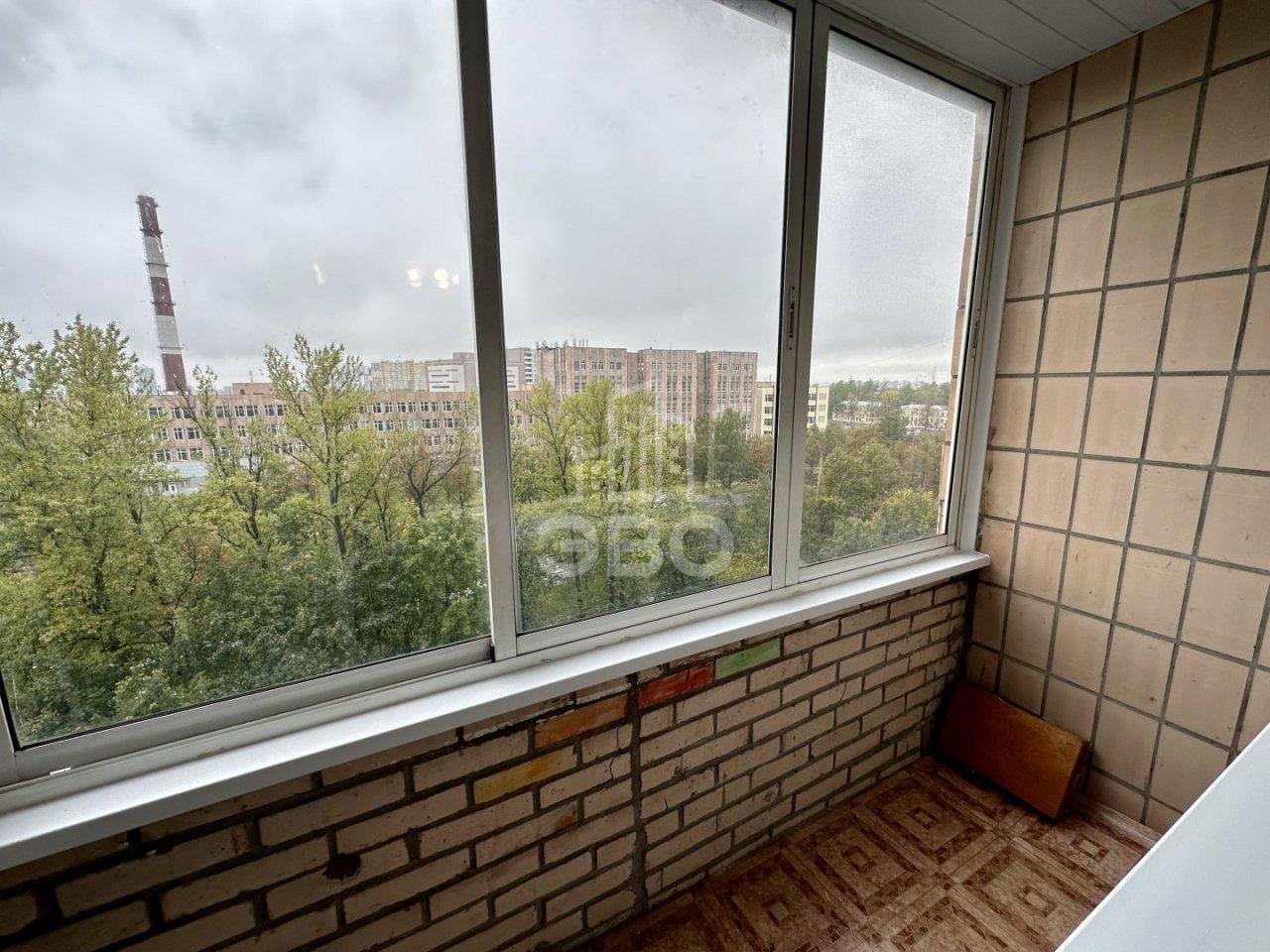 трехкомнатная квартира в Санкт-Петербурге по адресу: Непокорённых проспект, 16, к 1