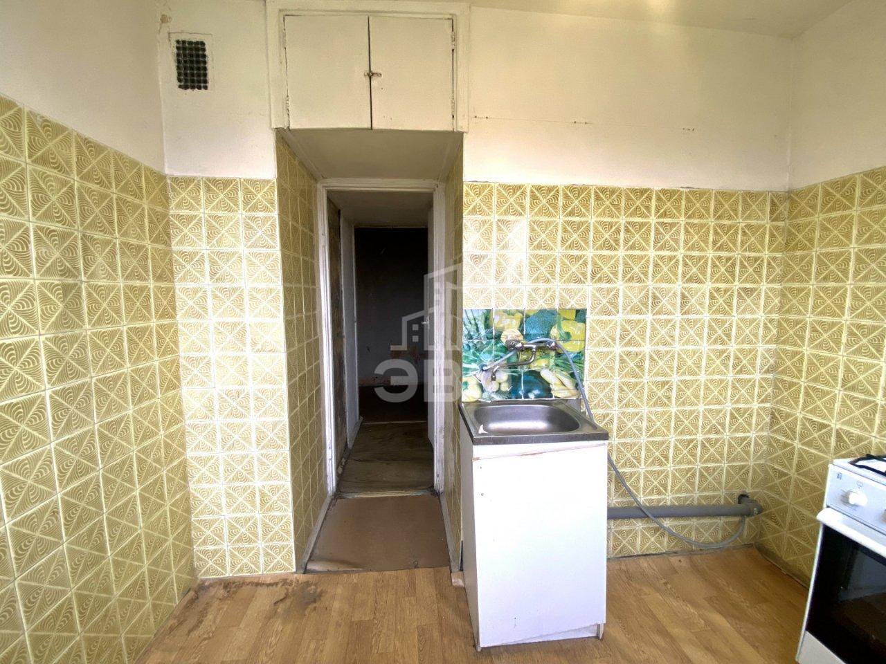 трехкомнатная квартира в Санкт-Петербурге по адресу: Народного Ополчения проспект, 221