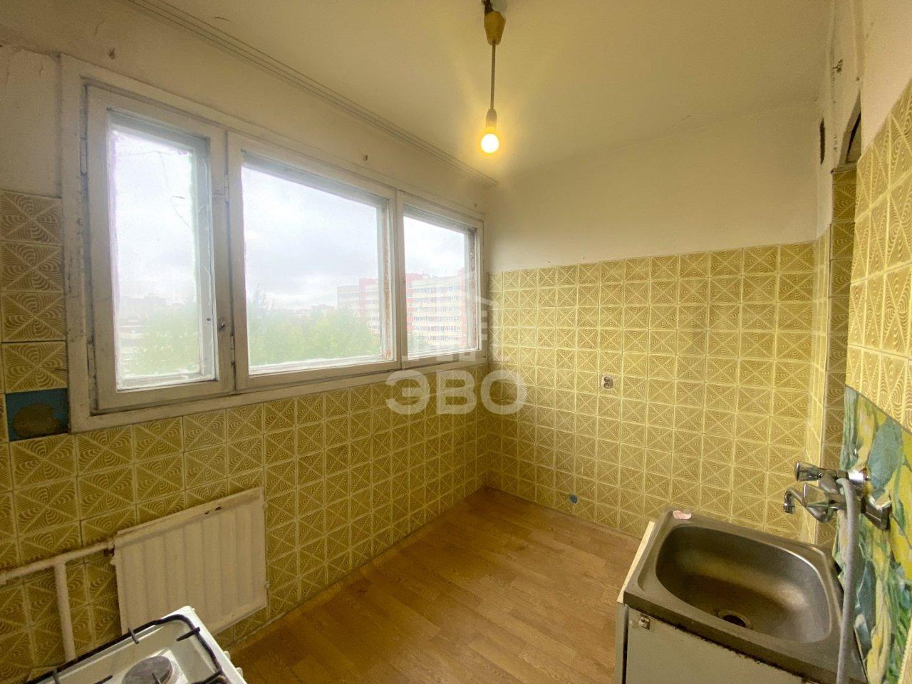 трехкомнатная квартира в Санкт-Петербурге по адресу: Народного Ополчения проспект, 221