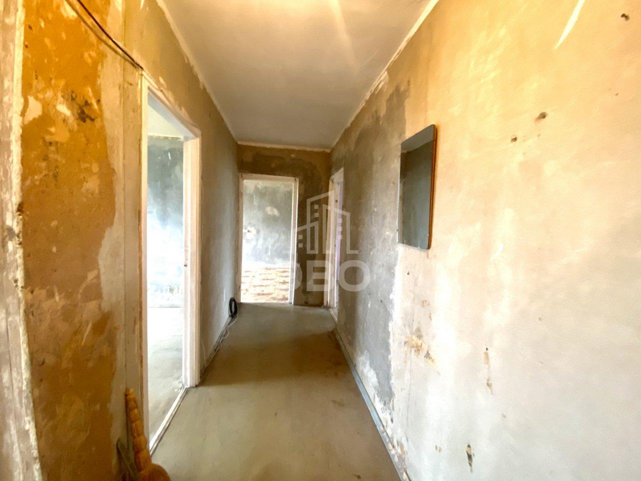 трехкомнатная квартира в Санкт-Петербурге по адресу: Народного Ополчения проспект, 221