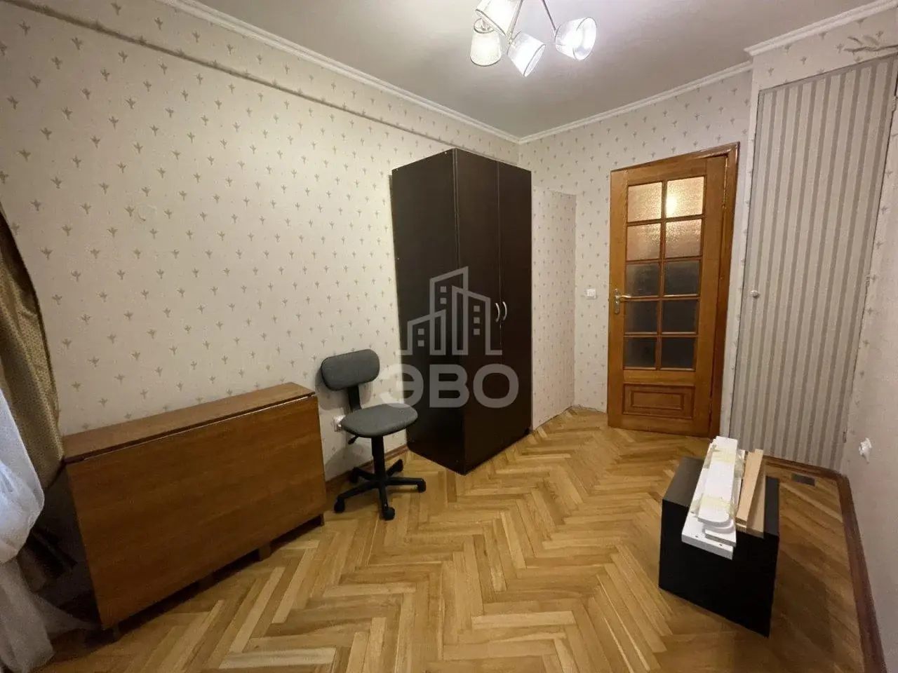 трехкомнатная квартира в Санкт-Петербурге по адресу: Бассейная ул., 77