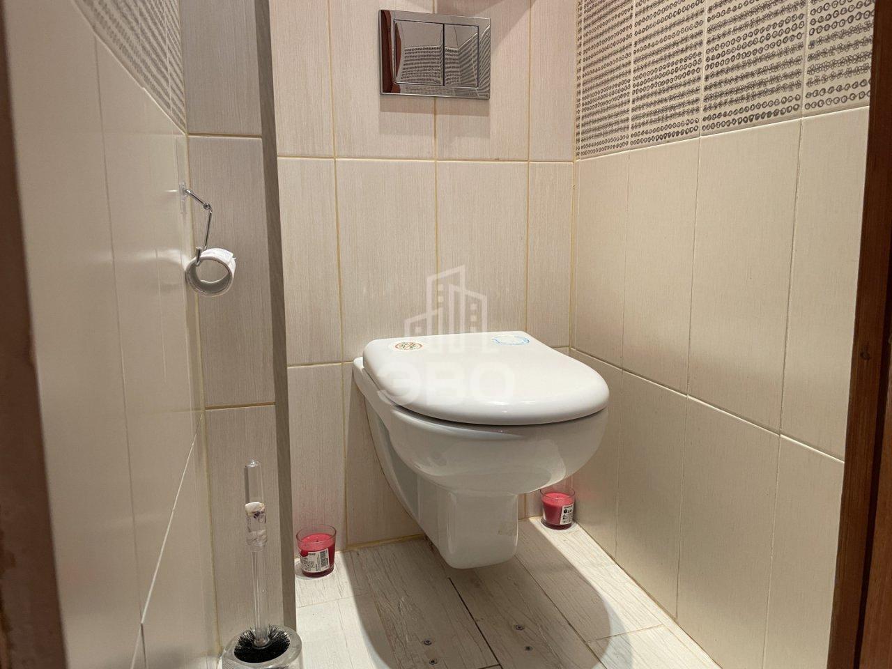 трехкомнатная квартира в Санкт-Петербурге по адресу: Бассейная ул., 77