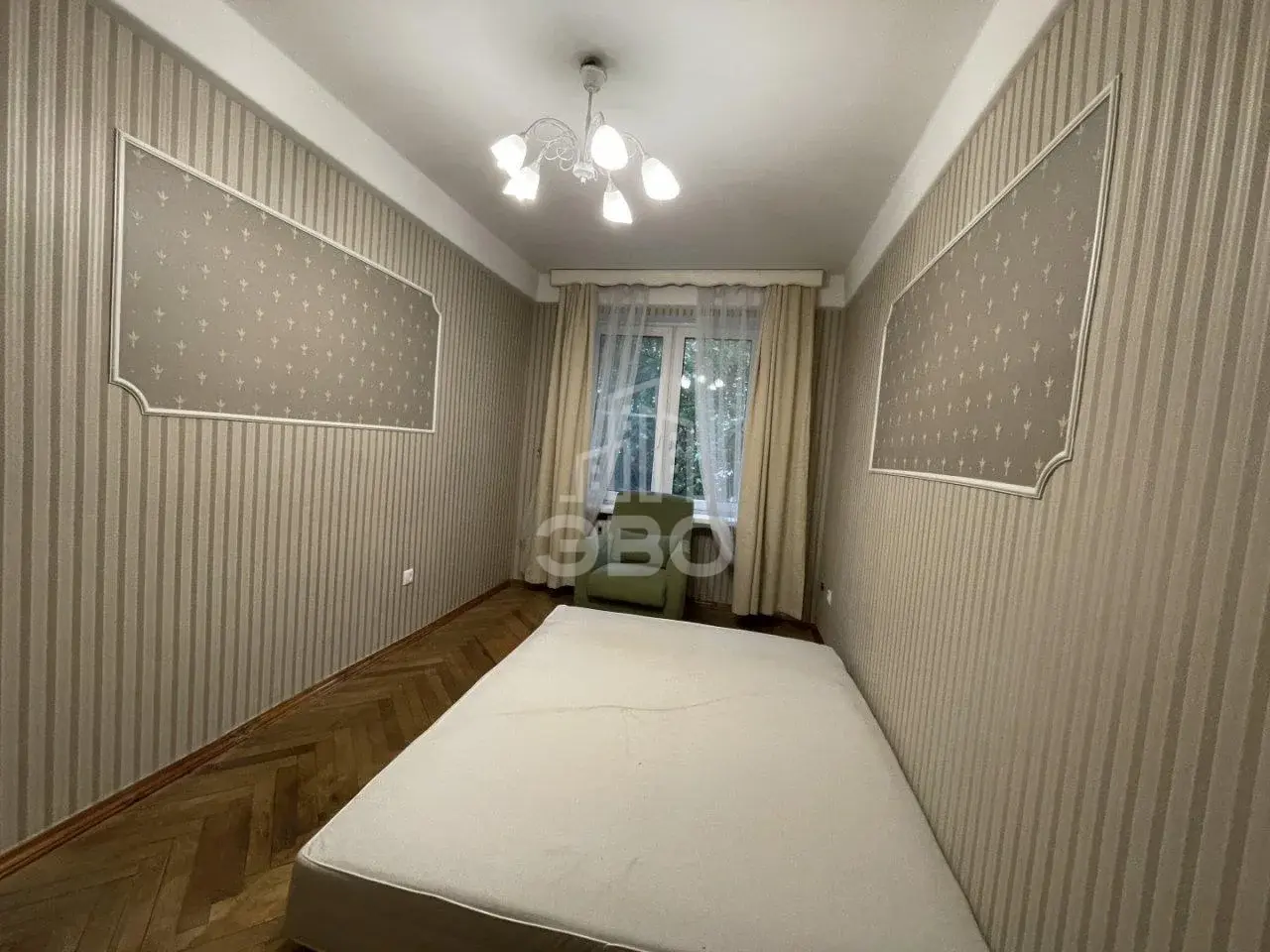 трехкомнатная квартира в Санкт-Петербурге по адресу: Бассейная ул., 77