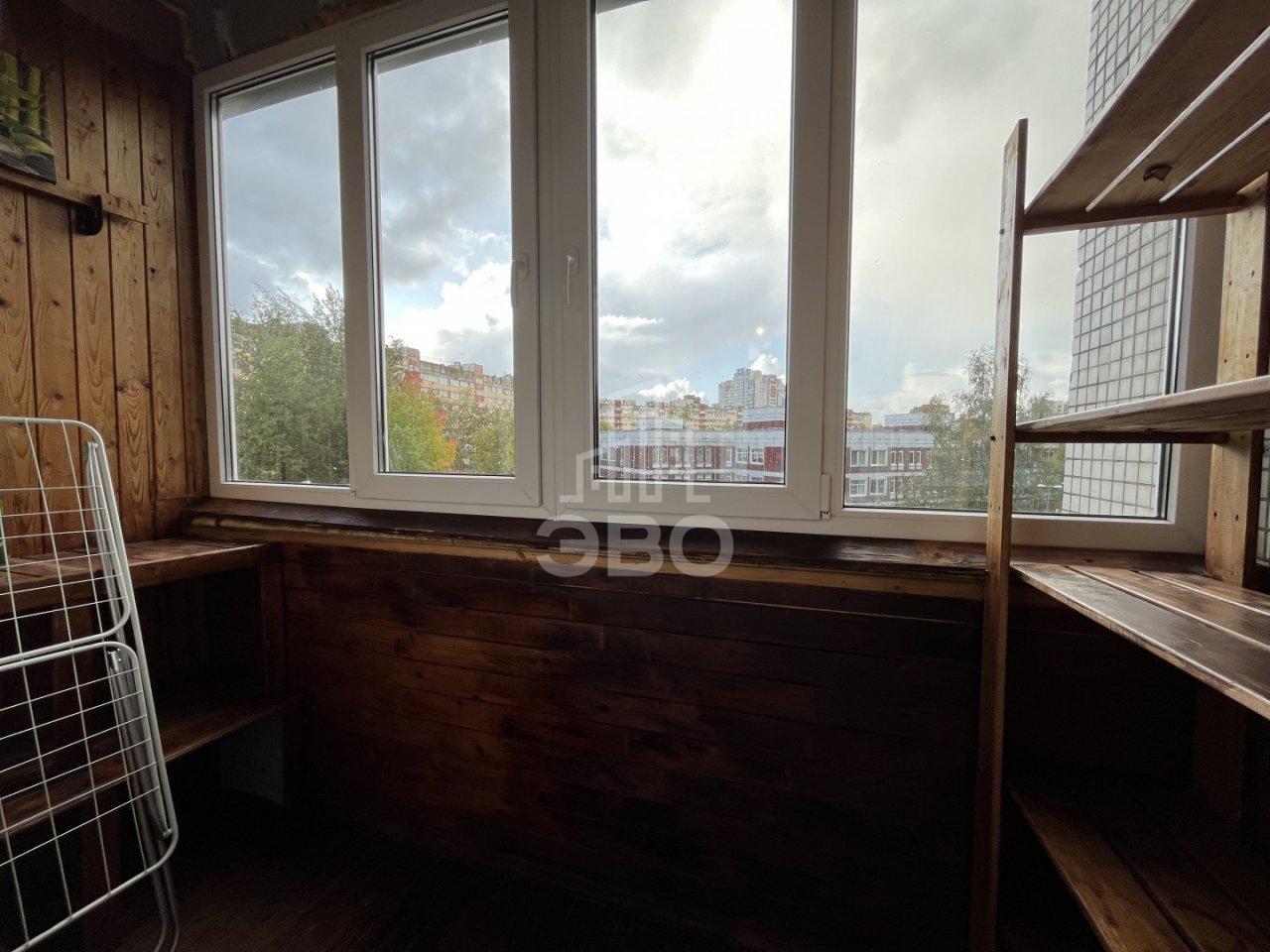 трехкомнатная квартира в Санкт-Петербурге по адресу: Композиторов ул., 22, к 1