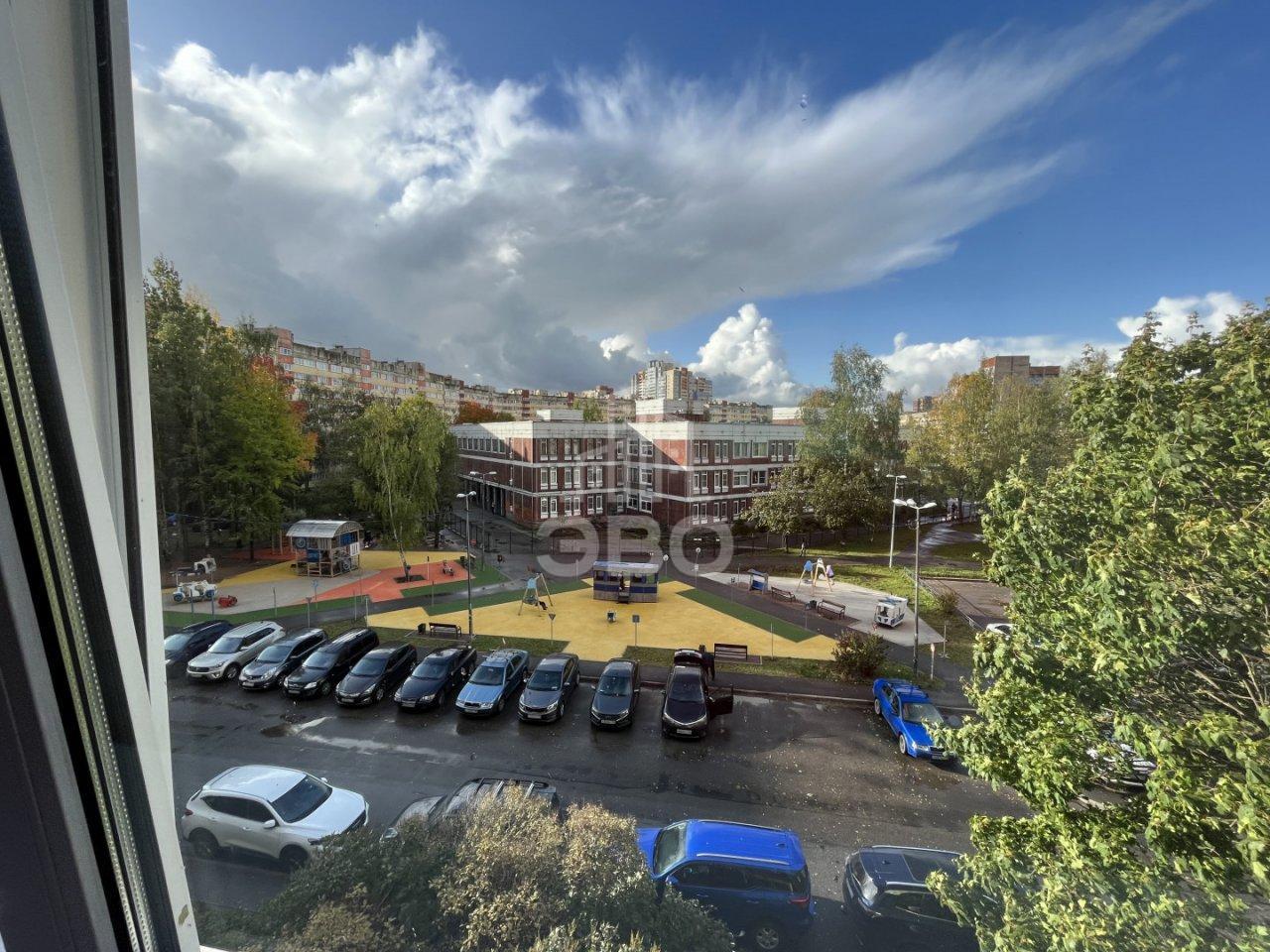 трехкомнатная квартира в Санкт-Петербурге по адресу: Композиторов ул., 22, к 1