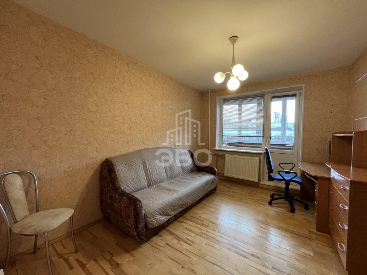 трехкомнатная квартира в Санкт-Петербурге по адресу: Композиторов ул., 22, к 1