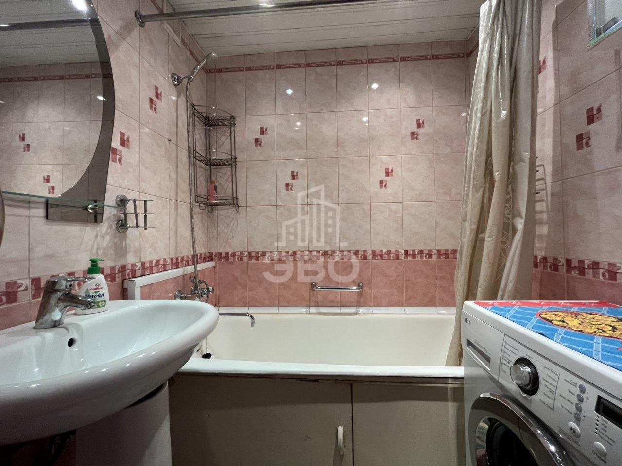 трехкомнатная квартира в Санкт-Петербурге по адресу: Композиторов ул., 22, к 1