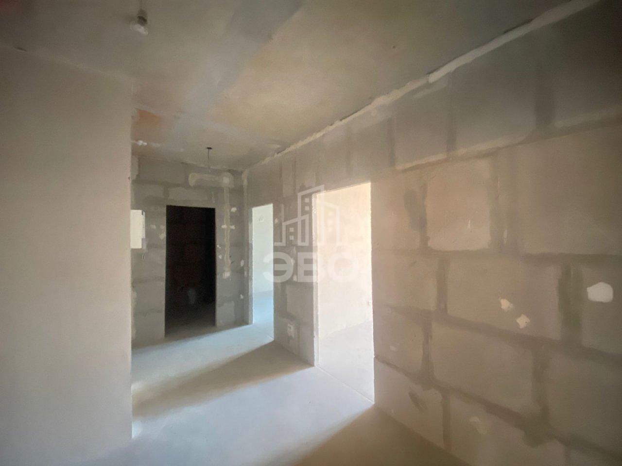 трехкомнатная квартира в Санкт-Петербурге по адресу: Дыбенко ул., 2