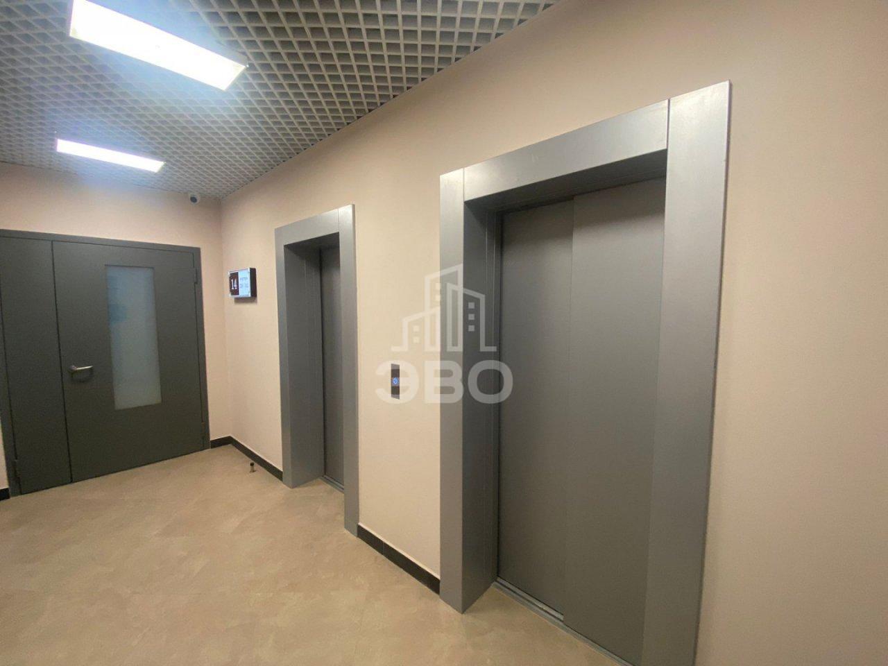 трехкомнатная квартира в Санкт-Петербурге по адресу: Дыбенко ул., 2