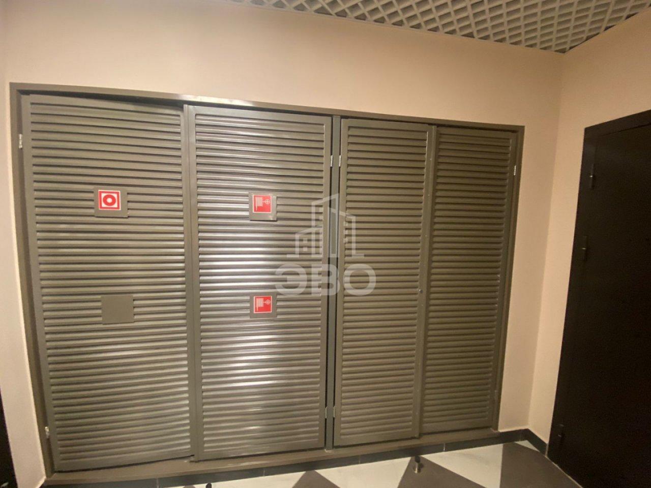 трехкомнатная квартира в Санкт-Петербурге по адресу: Дыбенко ул., 2