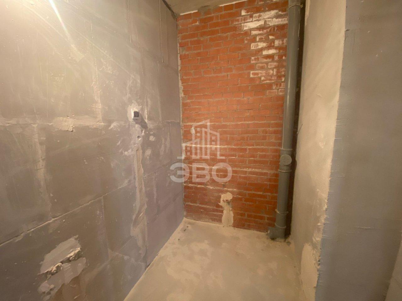 трехкомнатная квартира в Санкт-Петербурге по адресу: Дыбенко ул., 2