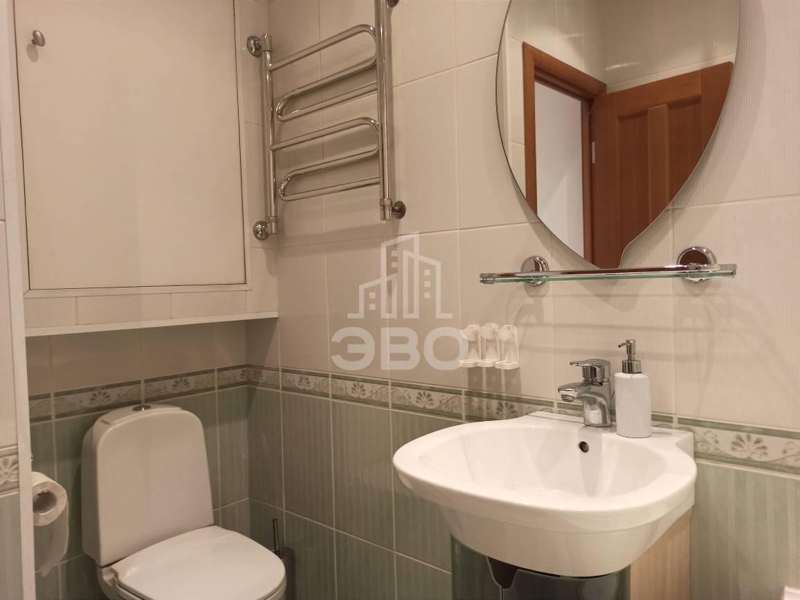 трехкомнатная квартира в Санкт-Петербурге по адресу: Мытнинская ул., 2