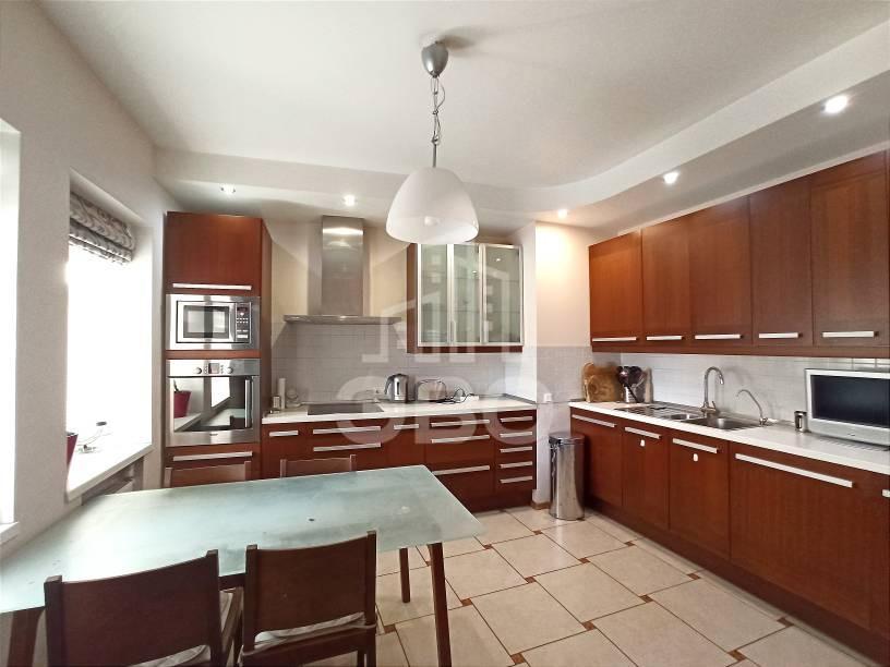 трехкомнатная квартира в Санкт-Петербурге по адресу: Мытнинская ул., 2